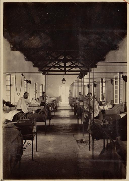 Tanlistwa, Théotime Bray, surveillant du bagne de Nouvelle-Calédonie (1887-1903), Presqu'île Ducos. Hôpital. Vue intérieure d'une salle de malades, [1886-1904], Office colonial